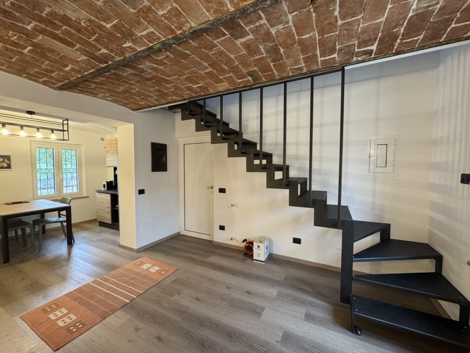 Die Treppe zum ersten Stock im Nebenhaus